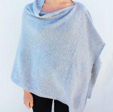 lysgrå-poncho.jpg